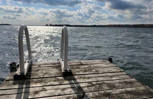 Waupoos Casa | Happiness Haven: Waterfront PEC House