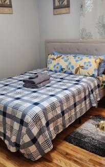 Lower Vailsburg Casa | Happiness queen room 3