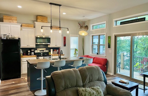 Clinton Apartamento | Happy Bend Hideaway with Lake Front View & Access