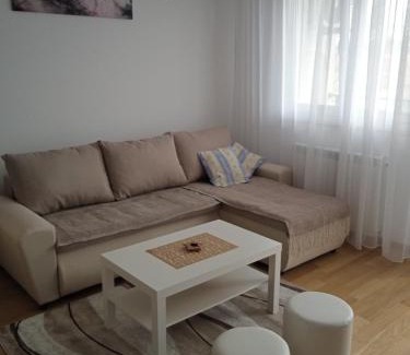Central Serbia Apartamento | Happy Day