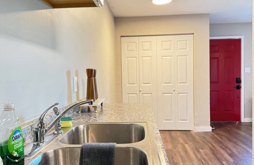 Tallahassee Casa | Happy House on the Hill 2x1 Home near FAMU and FSU