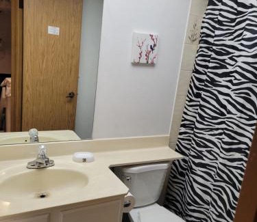 St. Vital Apartamento | Happy night stay room