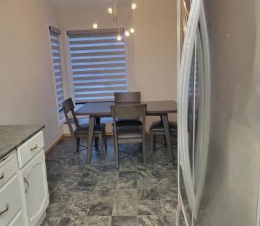 St. Vital Apartamento | Happy night stay room