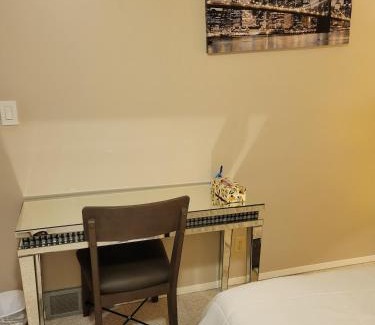 St. Vital Apartamento | Happy night stay room