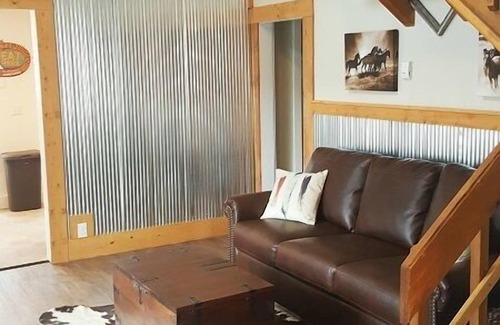 Cody Casa | Happy Trails, nestled on a tree lined street & walking distance to historic downtown Cody!