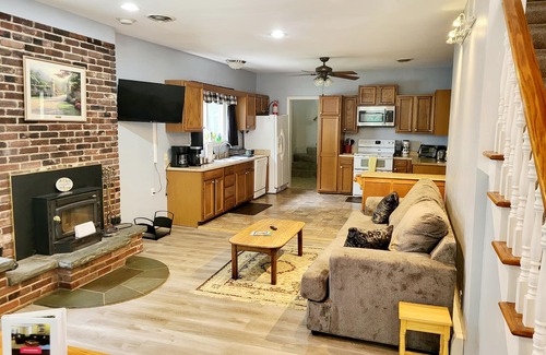 Port Matilda Casa | Happy Valley retiro con estacionamiento para vehículos recreativos