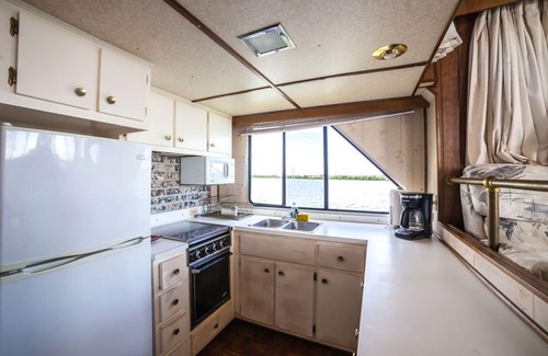 New Town Alquiler De Eote | Happy’s Houseboat Key West