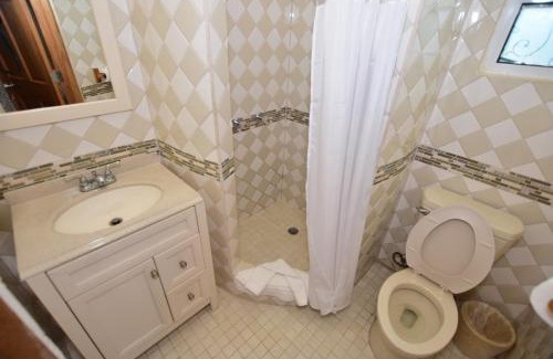 Hopkins Casa | Harada Inn and Suites