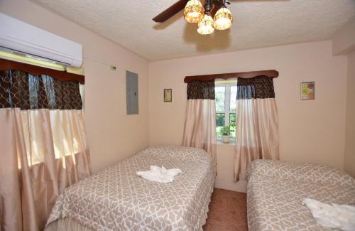 Hopkins Casa | Harada Inn and Suites