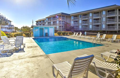Oceanmarsh Subdivision Apartamento | Harbor Island Condo with Pool Access Walk to Beach!