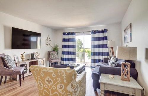 Oceanmarsh Subdivision Apartamento | Harbor Island Condo with Pool Access Walk to Beach!