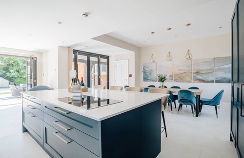 Canford Cliffs Villa | Harbour Escapes | Awesome 7 Bedroom Villa with Pool, Gym, Games Room & Cinema