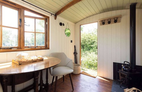 Emsworth Apartamento | Harbour Ranch Hut - Rustic Countryside Escape