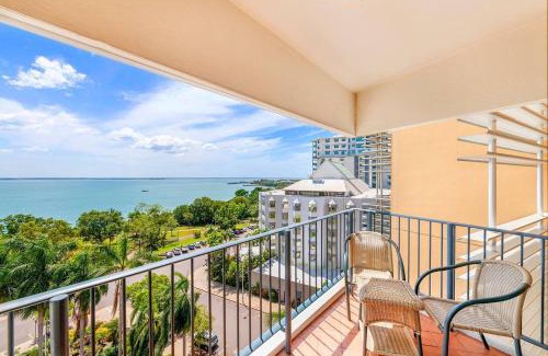 Darwin City Centre Apartamento | Harbourfront Magic in Two Separate Seaview Apartments