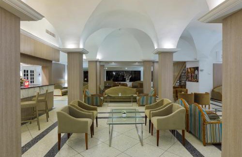Aghir Hotel | Hari Club Beach Resort