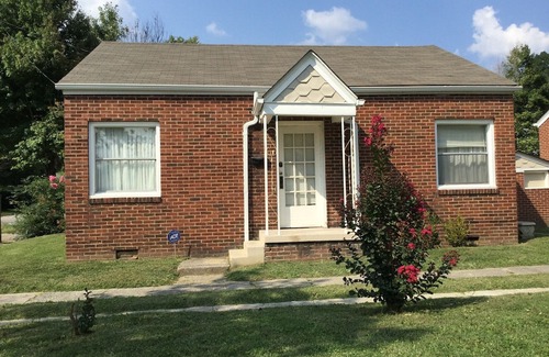 Dayhoit Casa | Harlan, Ky Modern Private Guesthouse 304 Historic Downtown (Vela's Villas)