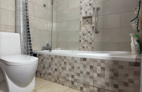 Kampala Cama Y Desayuno | Harmony Heights