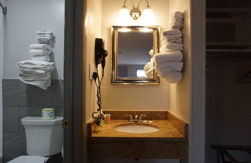 Gordonville Hotel | Harvest Drive Family Inn