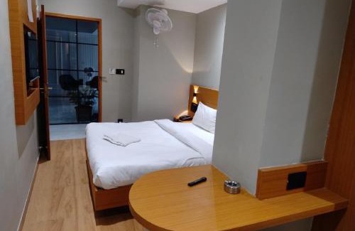 Sualkuchi Hotel | Hashtag Inn opposite Sarusajai Stadium