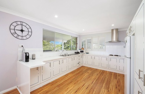 North Shore Casa | Hastings Riverside Holiday Home