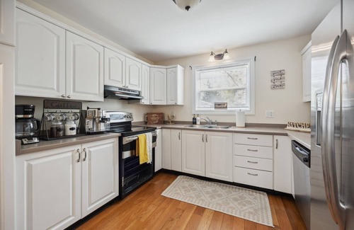 Hastings Cabaña | Hastings Waterfront Paradise Family Friendly Cottage~ HOT HUB~SALT SYSTEM~