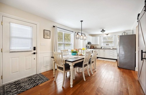 Hastings Cabaña | Hastings Waterfront Paradise Family Friendly Cottage~ HOT HUB~SALT SYSTEM~