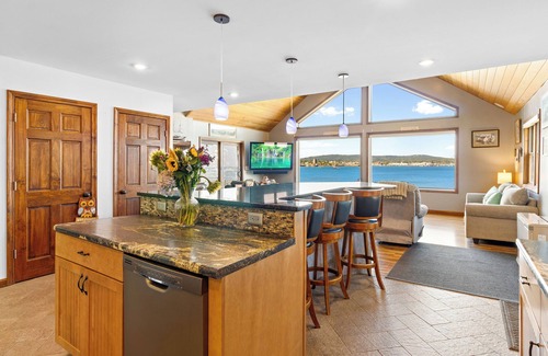 Owls Head Casa | Hatetoquitit, oceanfront home in Owls Head