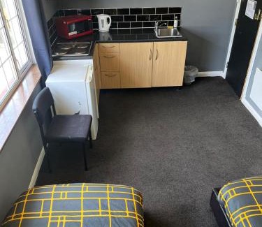Hatfield Casa | Hatfield SAVE-MONEY Rooms - 10over10 for PRICE!