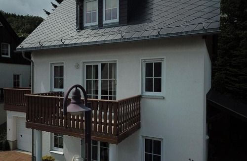 Oberwiesenthal Casa | Haus am Berg - großes Haus mit Sauna für bis zu 10 Personen unweit vom Skihang