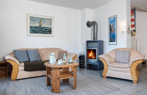 Kaltenhof Casa | Haus Leuchtturm - vacation in a peaceful location in Kaltenhof.