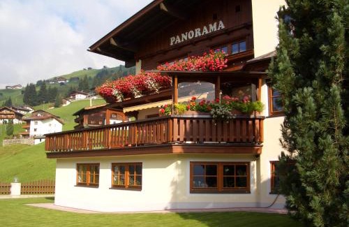 Vorderlanersbach Apartamento | Haus Panorama