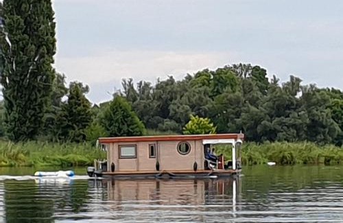 Toplitz Alquiler De Eote | Hausboot NautikHus auf der Havel