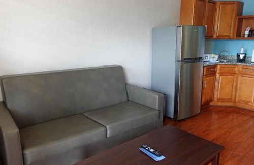 June Park Casa | Have fun and sunbathe on nearby Melbourne Beach! Free Parking, Pool