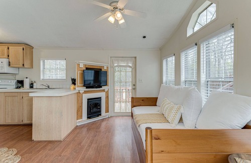 Monteagle Cabaña | Have the Sweetest Dreams @ the Honey Bear Cottage!