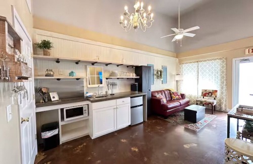 Demorest Casa | Haven at Hazel~Downtown Bungalow, cozy quarters for up to four, farmhouse chic.