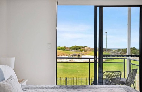 Ledge Point Apartamento | Blue Sky Escapes Seaview Apartment