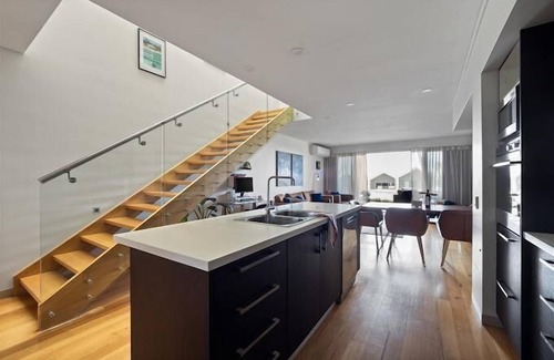 Augusta Apartamento | Haven on Seine - Luxury Apartment 1B - Haven on Seine - 1 Bedroom Luxury Apartment overlooking the bay.