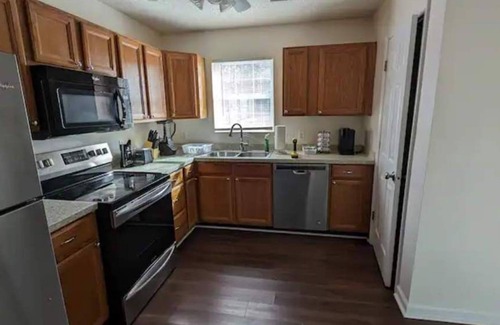 Paw Creek Casa | Haven - Uptown/Airport Corridor