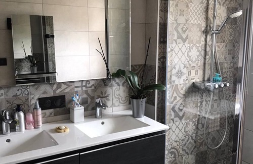 Saint-Gely-du-Fesc Casa | Havre de Paix et de Détente Sportive en Bordure de Garrigue