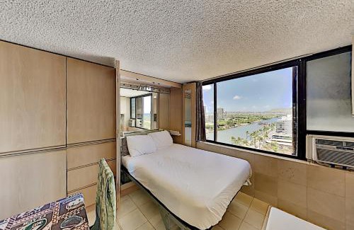 McCully - Moiliili Apartamento | Hawaiian Monarch 1607 condo