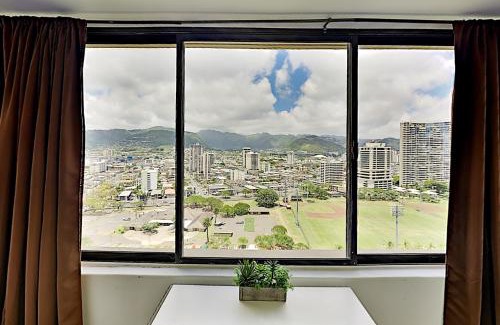 McCully - Moiliili Apartamento | Hawaiian Monarch 2312 condo