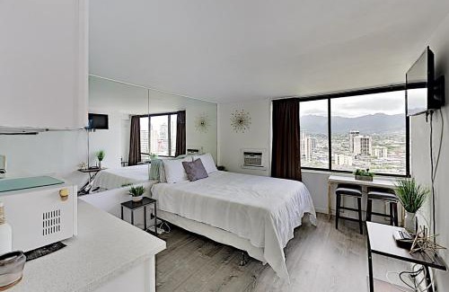 McCully - Moiliili Apartamento | Hawaiian Monarch 2312 condo