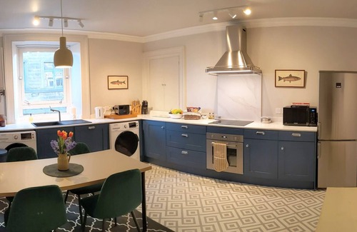 Hawick Apartamento | Hawick Central, acogedor apartamento elegante con estufa de leña.