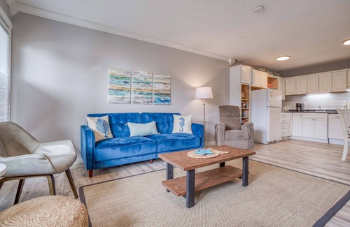 Neskowin Condominio | Hawk Creek and Beach-View Condo Puts You Near Café, Steps from Neskowin Beach!