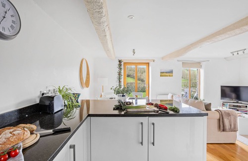 Totnes Cabaña | Hawke - sleeps 4 guests in 2 bedrooms