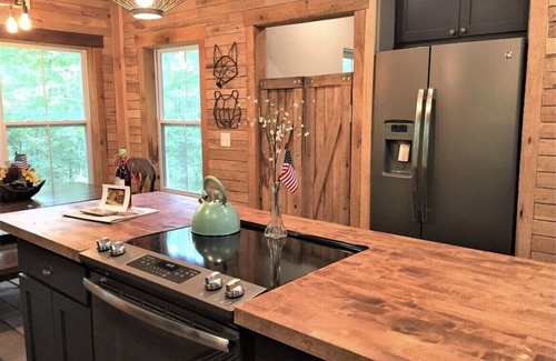 St. James Cabina | Hawks Ridge Cabin