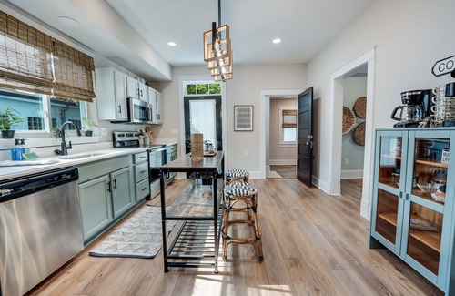 Colonial Beach Casa | Hawthorn House Remodeled 3BR Walk to Town!