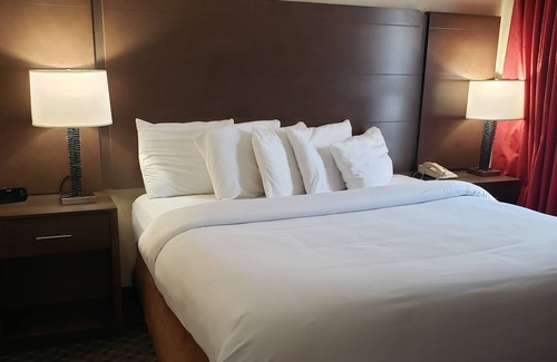 Warren Hotel | Affordable Suites of America Detroit-Warren