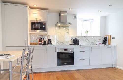Henryd Cabaña | HAY COTTAGE, romantic, character holiday cottage in Conwy
