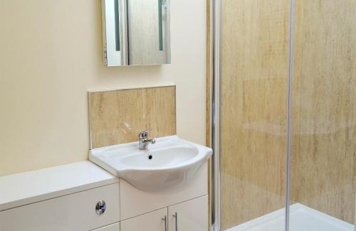 Liverton Casa | Hay Rick - Ukc2401
